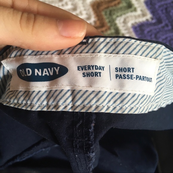 Old Navy everyday shorts in navy blue - Picture 3 of 4